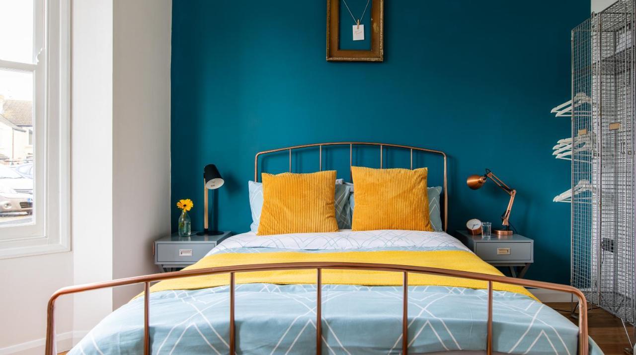 The Space At 8, Garden Flat Close To Town & Beach Уитстейбъл Екстериор снимка