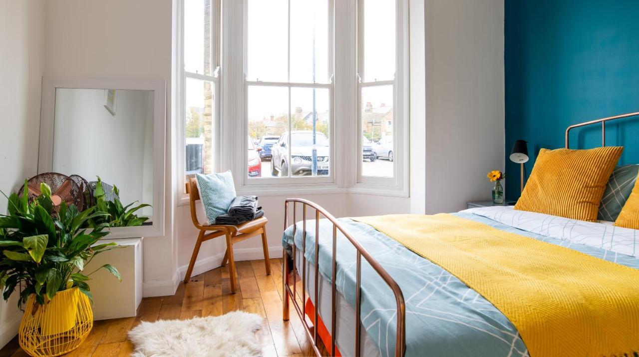 The Space At 8, Garden Flat Close To Town & Beach Уитстейбъл Екстериор снимка